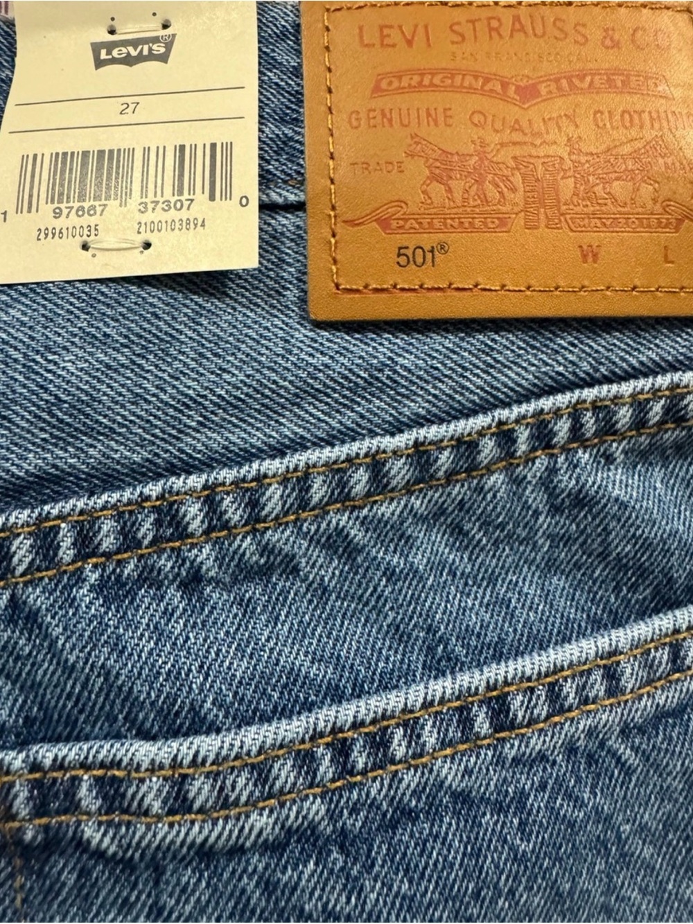 NWI LevIS bUl Koled Snorts - Size 27 - 100% Cotton Premium
Denim - Picture 3 of 7